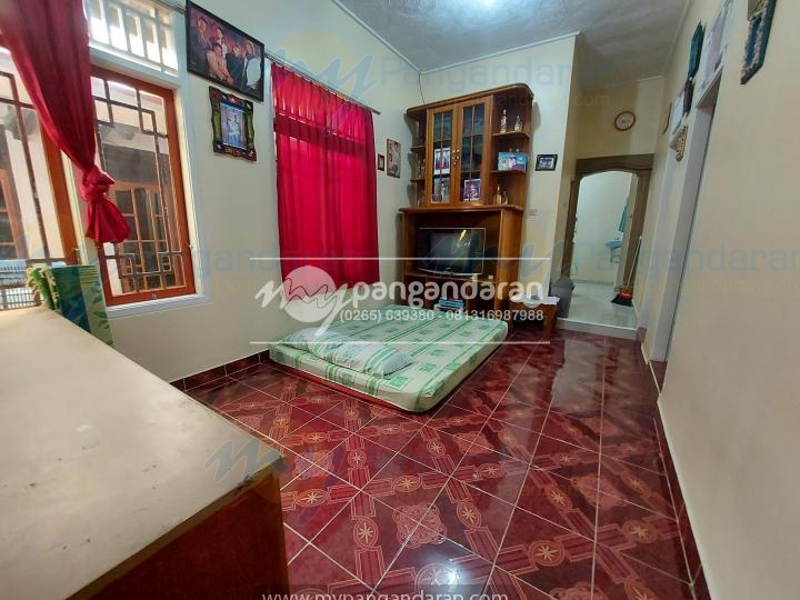 Tampilan Ruang Keluarga Rumah Pak Johan Pangandaran<br />
Di fasilitasi dengan Kursi, TV, Dispenser, Free Extra Bed 1