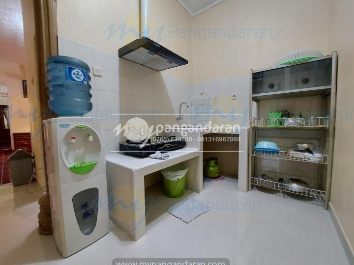  Tampilan Dapur Rumah Pak Johan Pangandaran<br />
Di lengkapi dengan rice cooker